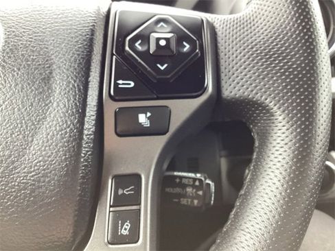 Certified 2023 Toyota Tacoma TRD Off-Road image 19