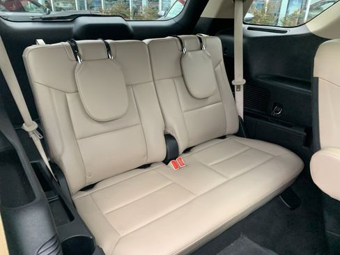 Used 2022 Ford Explorer XLT w/ Equipment Group 202A image 35