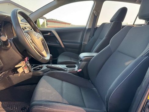 Used 2016 Toyota RAV4 XLE AWD/4WD image 4