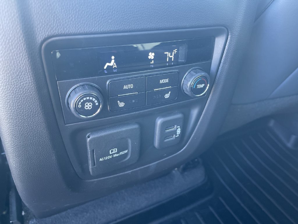 Used 2022 Buick Enclave Premium AWD/4WD image 30