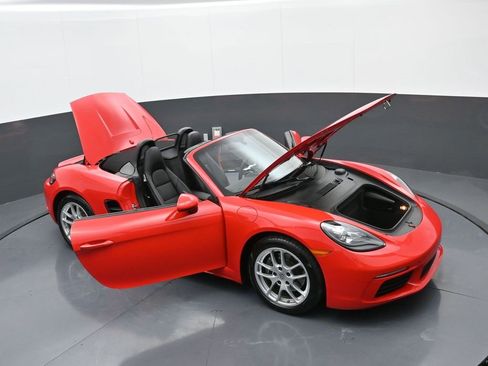 Used 2017 Porsche 718 Boxster image 34