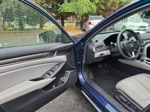 Used 2020 Honda Accord EX image 7