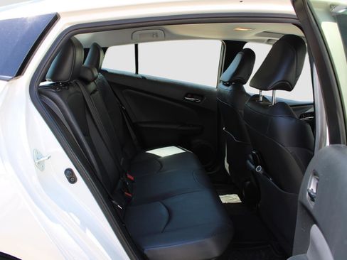 Used 2018 Toyota Prius Four w/ Advanced Technology Package FWD image 12