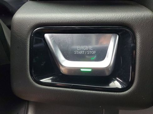 Used 2025 GMC Yukon XL Denali AWD/4WD image 32