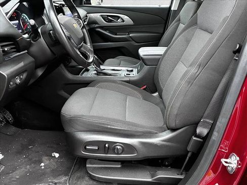 Used 2020 Chevrolet Traverse LT w/ Driver Confidence II Package image 11