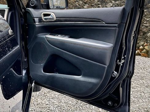 Used 2014 Jeep Grand Cherokee Overland image 21