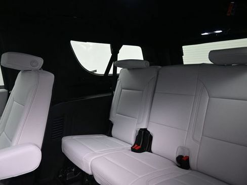 New 2026 Chevrolet Suburban Premier w/ Sun And Tow Package AWD/4WD image 9