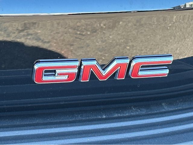 New 2026 GMC Yukon Denali w/ Sun & Power Step Package AWD/4WD image 9