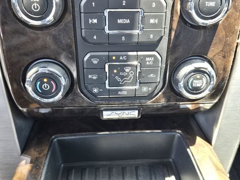 Used 2013 Ford F150 Platinum AWD/4WD image 16