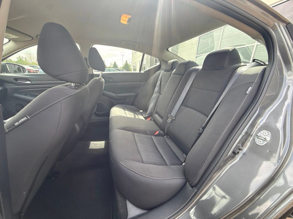 Used 2025 Nissan Altima 2.5 SV FWD image 15
