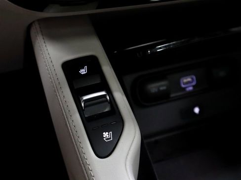 Used 2022 Kia Telluride EX w/ EX Premium Package image 5