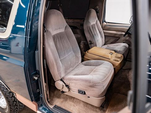 Used 1995 Ford Bronco XL AWD/4WD image 12