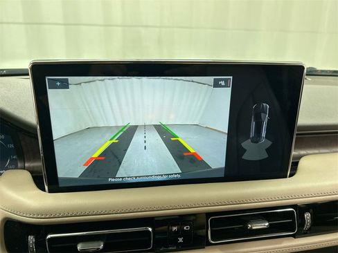 Used 2022 Lincoln Nautilus Reserve w/ Luxury Package image 15