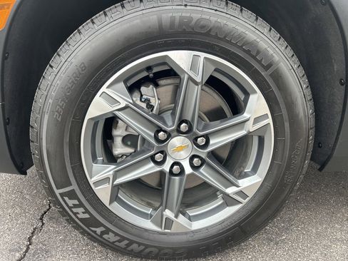 Used 2025 Chevrolet Blazer LT image 41