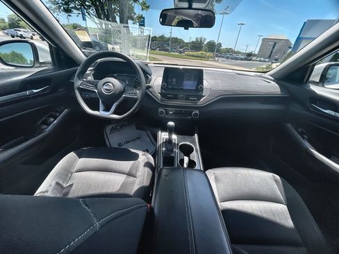Used 2023 Nissan Altima 2.5 SV FWD image 19