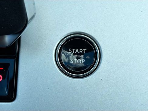 New 2026 Land Rover Range Rover Long Wheelbase SE AWD/4WD image 38