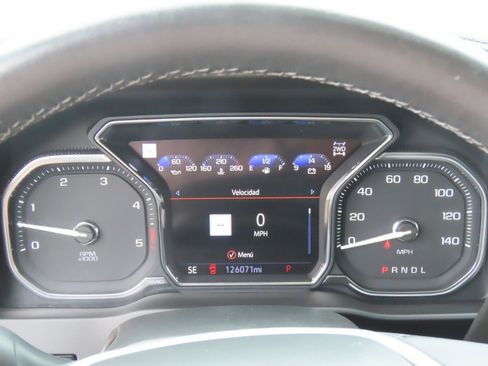 Used 2023 GMC Sierra 2500 Denali w/ Denali Black Diamond Edition AWD/4WD image 27