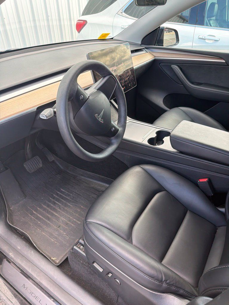 Used 2023 Tesla Model Y Long Range AWD/4WD image 5