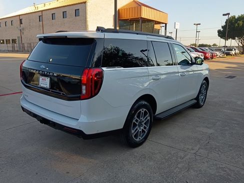 Used 2025 Ford Expedition Active AWD/4WD image 7