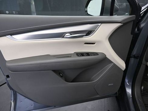 Used 2021 Cadillac XT5 Premium Luxury w/ LPO, Floor Liner Package AWD/4WD image 17