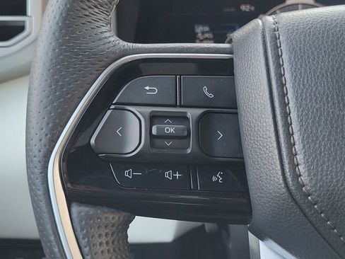 Used 2025 Toyota Sequoia Capstone AWD/4WD image 22