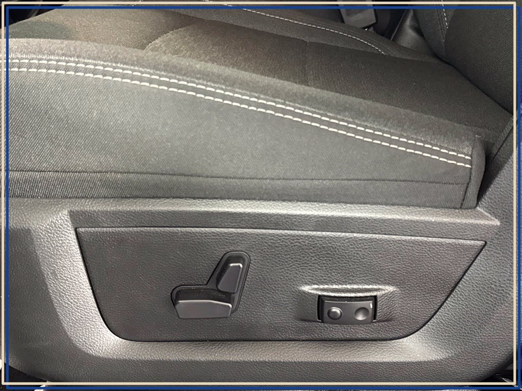 Used 2026 RAM 2500 Big Horn AWD/4WD image 32