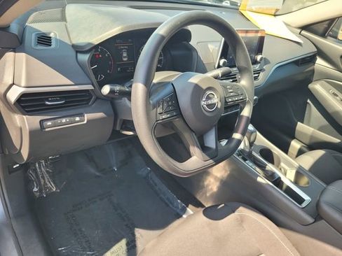 Certified 2025 Nissan Altima 2.5 S FWD image 12