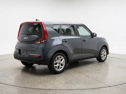 Used 2025 Kia Soul LX w/ LX Technology Package FWD image 6