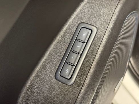 Used 2019 Chevrolet Tahoe Premier w/ Premier Plus Edition AWD/4WD image 11
