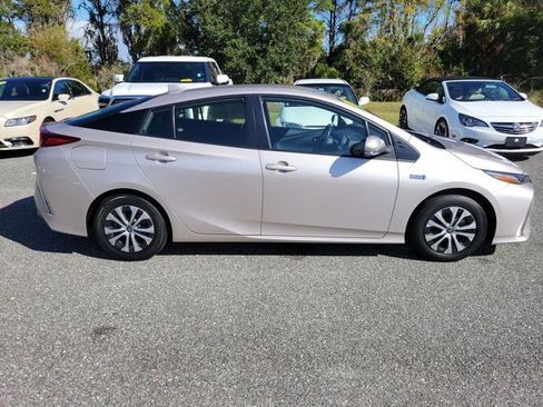 Used 2021 Toyota Prius Prime XLE w/ Carpet Mat Package (TMS) image 9