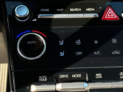 Certified 2025 Hyundai Santa Fe Limited image 23