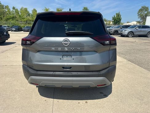 Used 2023 Nissan Rogue S image 17