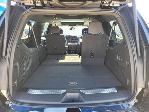 New 2025 Chevrolet Suburban High Country image 6