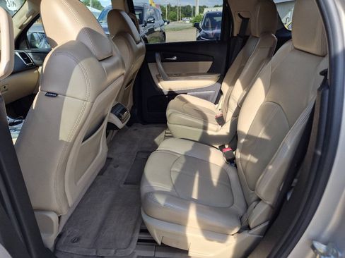 Used 2011 GMC Acadia SLT FWD image 7