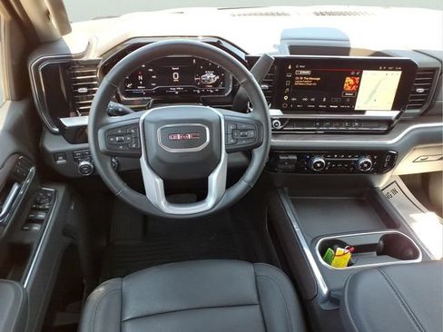 Used 2025 GMC Sierra 2500 SLT w/ SLT Convenience Package AWD/4WD image 5