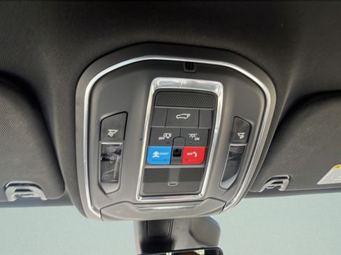 Used 2024 Jeep Wagoneer Series II w/ Flexible Seating Group AWD/4WD image 18