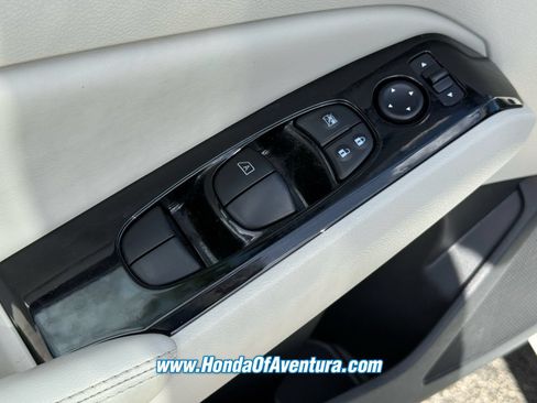 Used 2024 Nissan Altima 2.5 SL FWD image 22