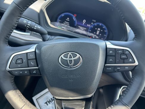 Used 2026 Toyota Grand Highlander AWD Hybrid image 16