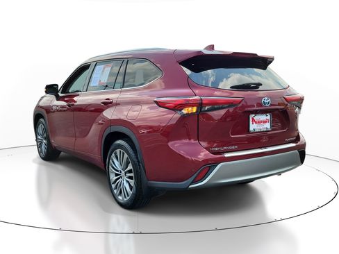 Used 2020 Toyota Highlander Platinum AWD/4WD image 3