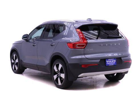 Used 2019 Volvo XC40 T5 Momentum image 6