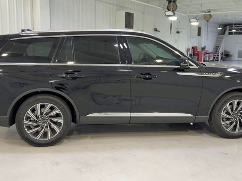 New 2026 Lincoln Aviator 2WD image 2