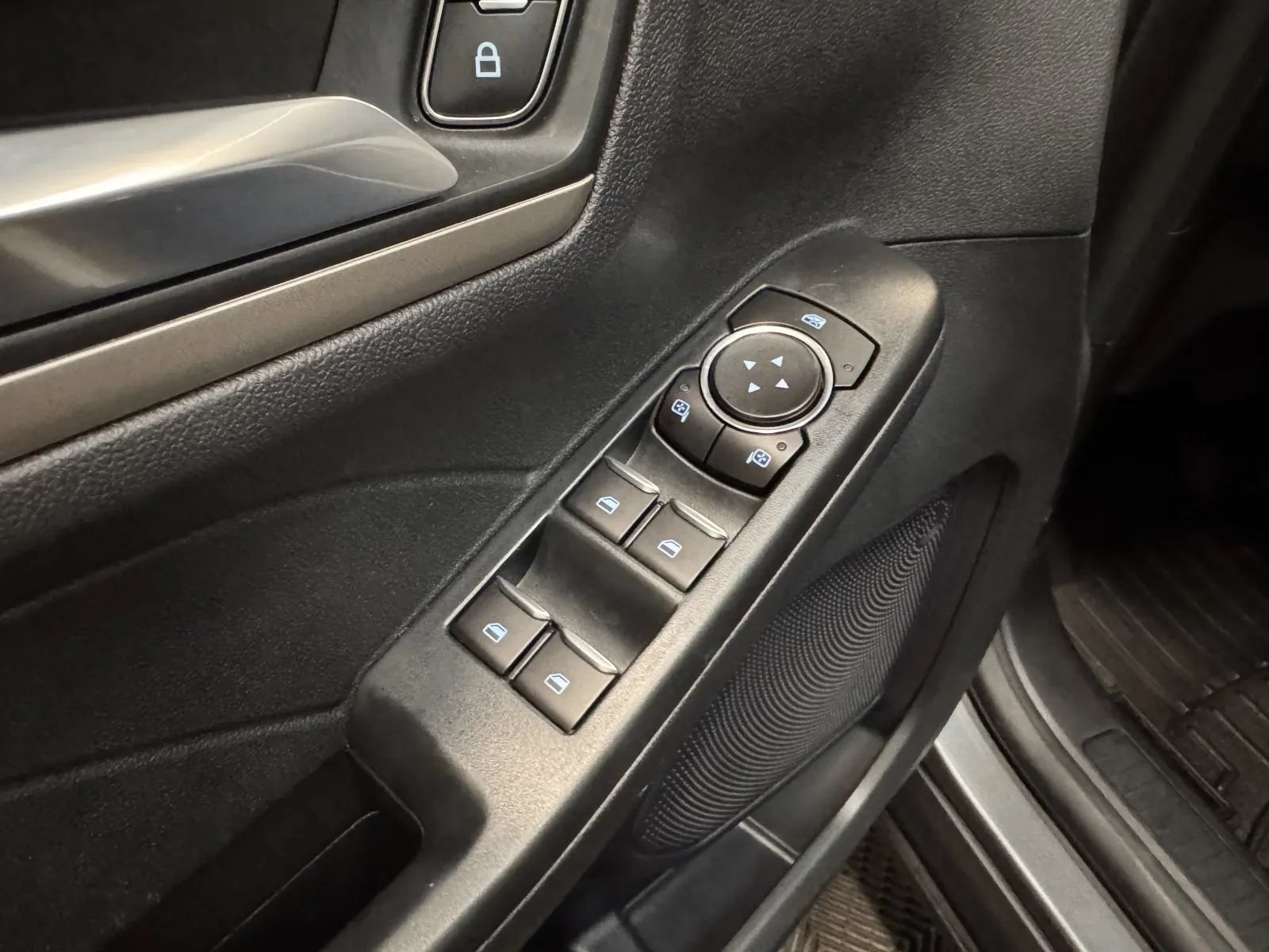 Used 2022 Ford Escape SEL FWD image 26