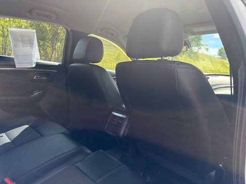 Used 2019 Chevrolet Impala LT FWD image 29