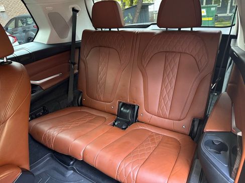 Used 2020 BMW X7 xDrive40i w/ Premium Package AWD/4WD image 38