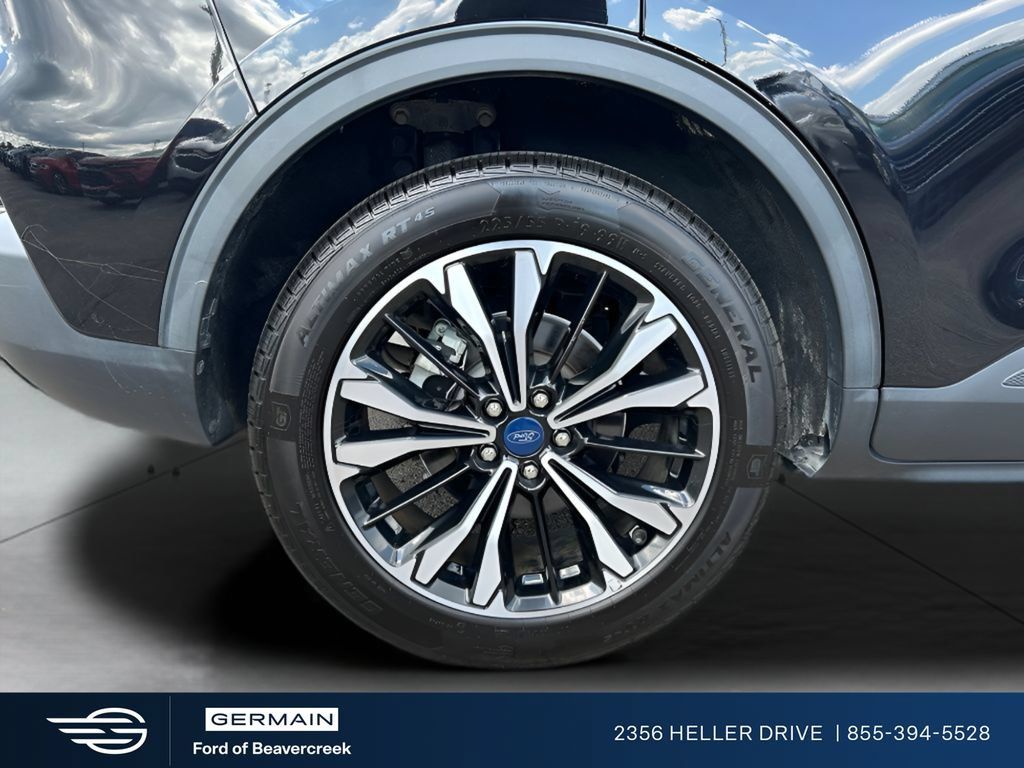 Used 2022 Ford Escape SE w/ SE Sport Appearance Package FWD image 24
