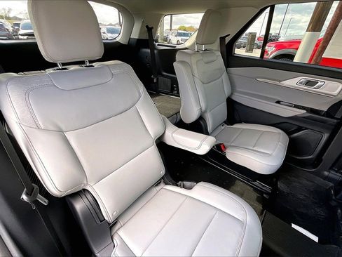 New 2026 Ford Explorer Active w/ Active Comfort Package image 23