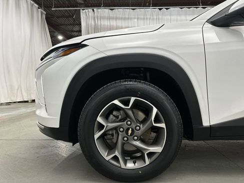 Used 2024 Chevrolet Trax LT image 21