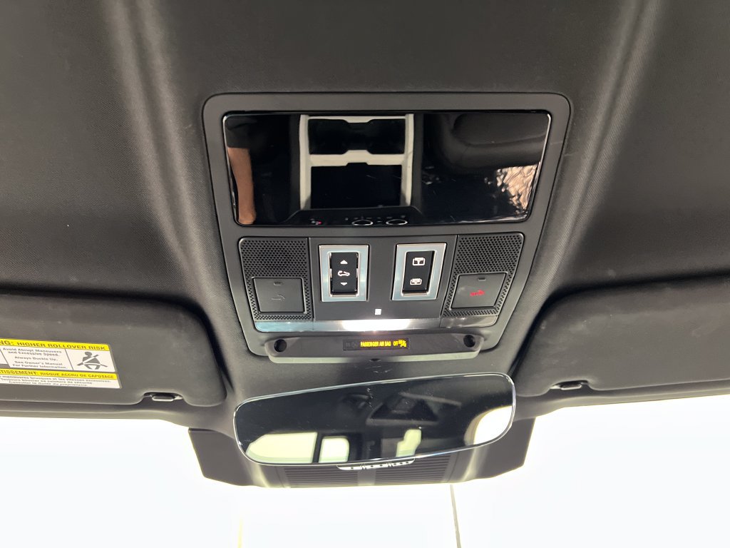 Used 2025 Land Rover Defender 110 S AWD/4WD image 68