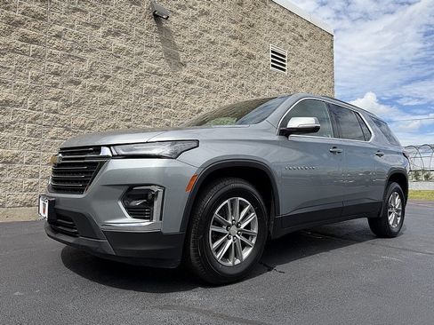 Used 2023 Chevrolet Traverse LT FWD image 4