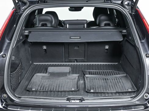 Used 2021 Volvo XC60 T6 R-Design w/ Advanced Package image 31